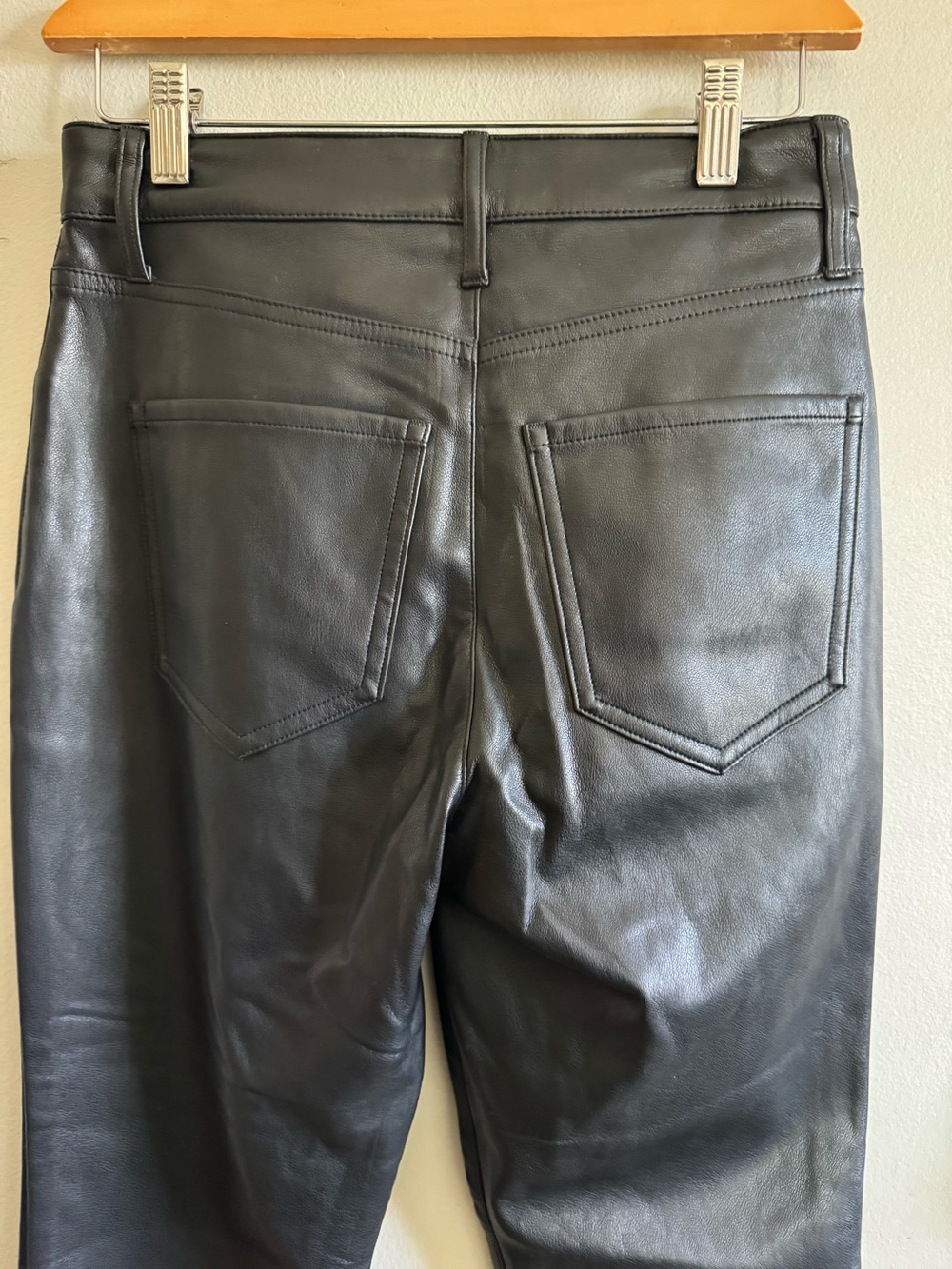 Express 90s skinny high rise black pleather jeans size 4 short new with tags - Picture 5 of 11